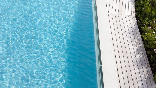7 Steps to a Sparkling Clean Pool