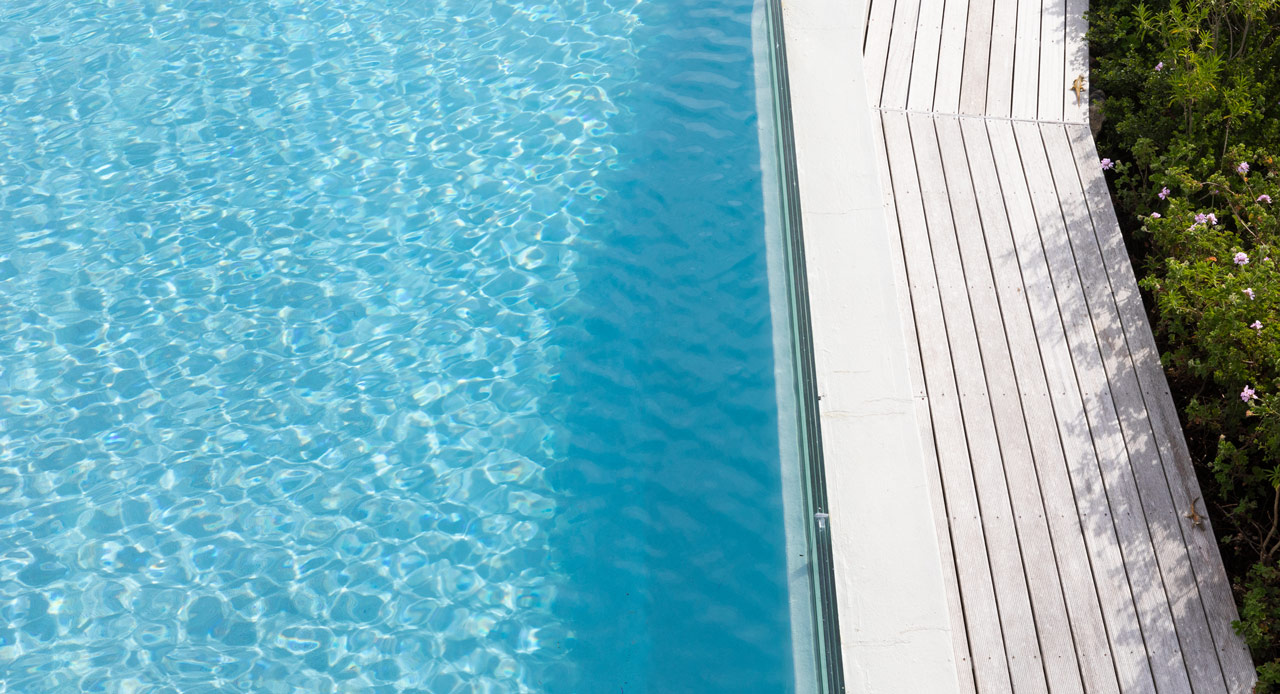 7 Steps to a Sparkling Clean Pool