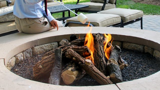 4 Different Fire Features for Your Backyard